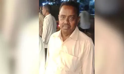 Mumbai : लोअर परेल में 59 वर्षीय लॉन्ड्रीमैन की खांसी की दवा समझकर दाग हटाने वाली दवा पीने से मौत Mumbai : लोअर परेल में 59 वर्षीय लॉन्ड्रीमैन की खांसी की दवा समझकर दाग हटाने वाली दवा पीने से मौत