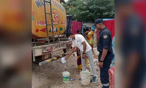 Telangana में अवैध जल व्यापारी हजारों लोगों को दूषित पानी की आपूर्ति कर रहे Telangana में अवैध जल व्यापारी हजारों लोगों को दूषित पानी की आपूर्ति कर रहे