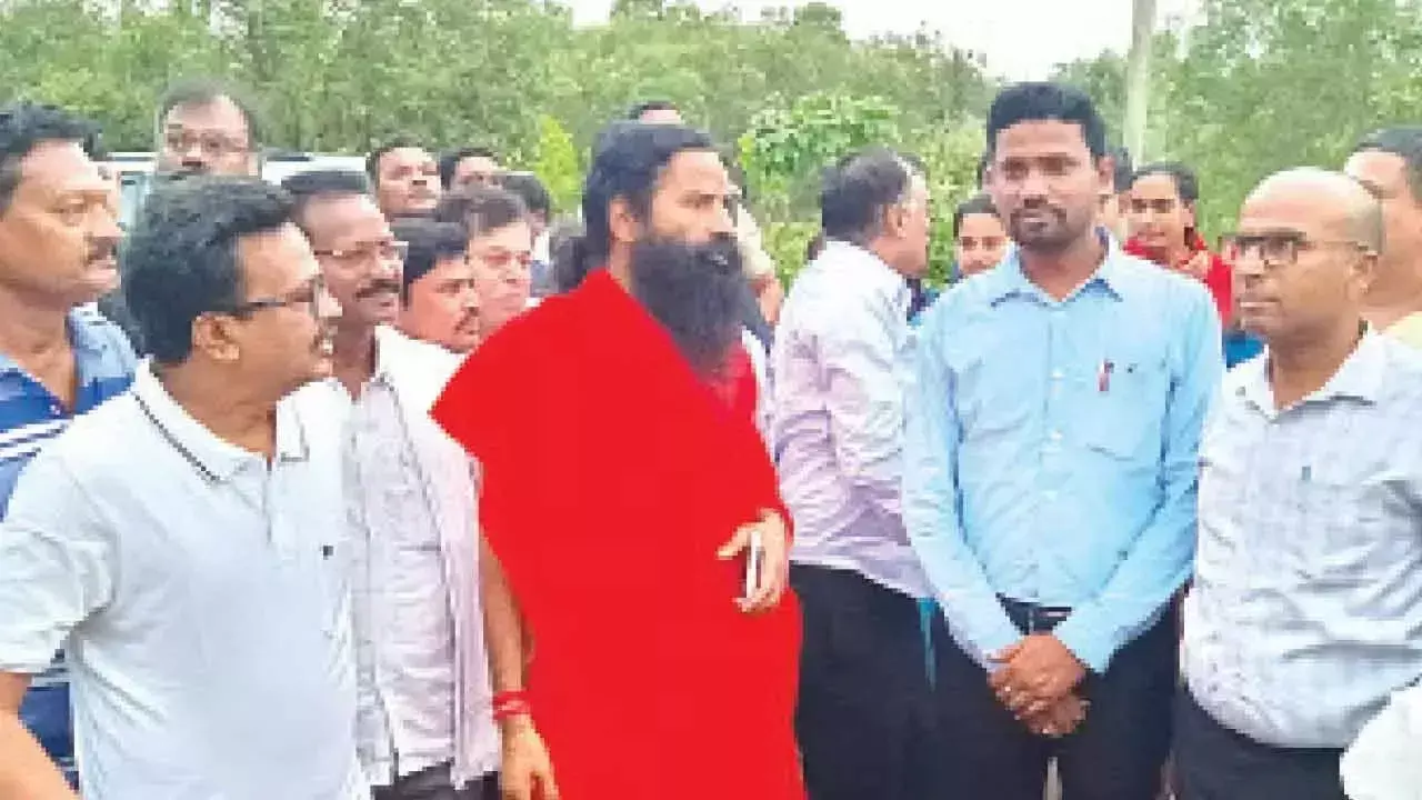 Andhra: पतंजलि ने विजयनगरम जिले में बड़े उद्यम की योजना बनाई Andhra: पतंजलि ने विजयनगरम जिले में बड़े उद्यम की योजना बनाई