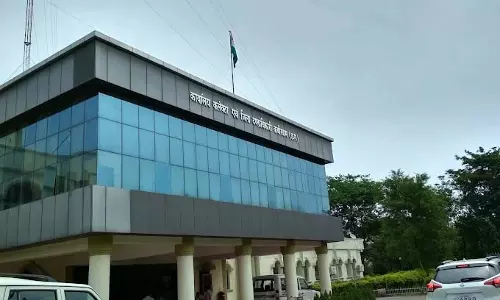 पार्षद ने आदिवासी परिवार की जमीन हड़पी, उसी में बनवा दिया प्रधानमंत्री आवास