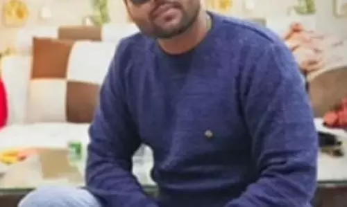 सुपरवाइजर की मौत को परिजनों ने बताया हत्या, कब्र खोदकर शव का पीएम करने के निर्देश सुपरवाइजर की मौत को परिजनों ने बताया हत्या, कब्र खोदकर शव का पीएम करने के निर्देश