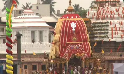 पुरी रथ यात्रा: बड़ा डांडा पर भीड़ के बीच नंदीघोष रथ फिर से चला पुरी रथ यात्रा: बड़ा डांडा पर भीड़ के बीच नंदीघोष रथ फिर से चला