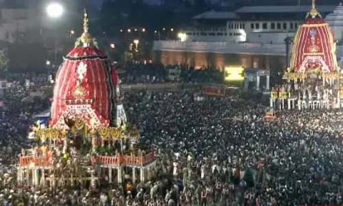 रथ यात्रा में उमड़ी भक्तों की भीड़, शनिवार से फिर होगी शुरुआत