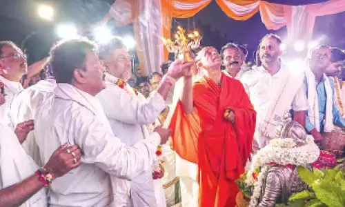 Bengaluru में बंदी देवारा उत्सव हर्षोल्लास से मनाया गया Bengaluru में बंदी देवारा उत्सव हर्षोल्लास से मनाया गया