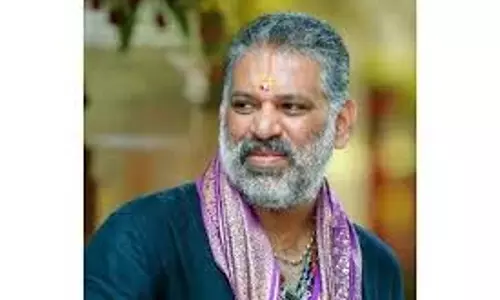 YSRC नेता चेविरेड्डी भास्कर रेड्डी ने जगन के ताडेपल्ली हाउस के पास स्थित ऐतिहासिक अपार्टमेंट का दौरा किया
