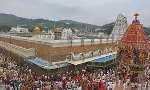 Tirumala में कलाकारों ने कार्यक्रम आयोजक द्वारा ‘धोखा’ दिए जाने के बाद विरोध प्रदर्शन किया