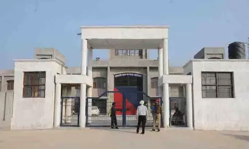 Punjab में राज्यव्यापी भ्रष्टाचार और नशीले पदार्थों के खिलाफ कार्रवाई में 25 जेल अधिकारी निलंबित Punjab में राज्यव्यापी भ्रष्टाचार और नशीले पदार्थों के खिलाफ कार्रवाई में 25 जेल अधिकारी निलंबित
