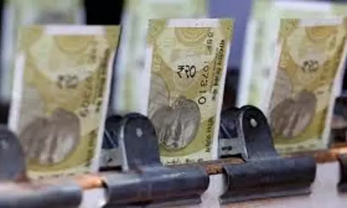 विदेशी मुद्रा भंडार 1 अरब डॉलर घटकर 697.93 अरब डॉलर पर