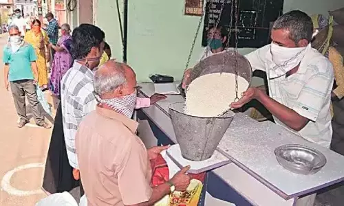 केरोसिन कुराविलंगड़ पहुंचा, राशन की दुकानों तक नहीं पहुंचा