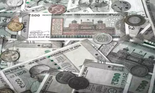 Hyderabad: एसआर नगर में एटीएम में जमा हुए नकली नोट Hyderabad: एसआर नगर में एटीएम में जमा हुए नकली नोट