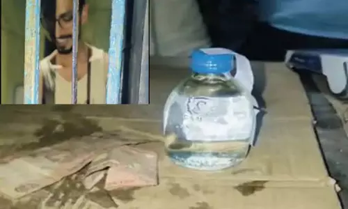 सेल्समैन ने खुद शराब में मिलावटी की पोल खोली, वीडियो वायरल