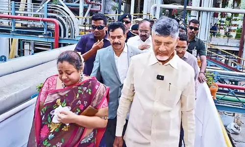 Andhra : मुख्यमंत्री ने जिंदल फैक्ट्री का दौरा किया