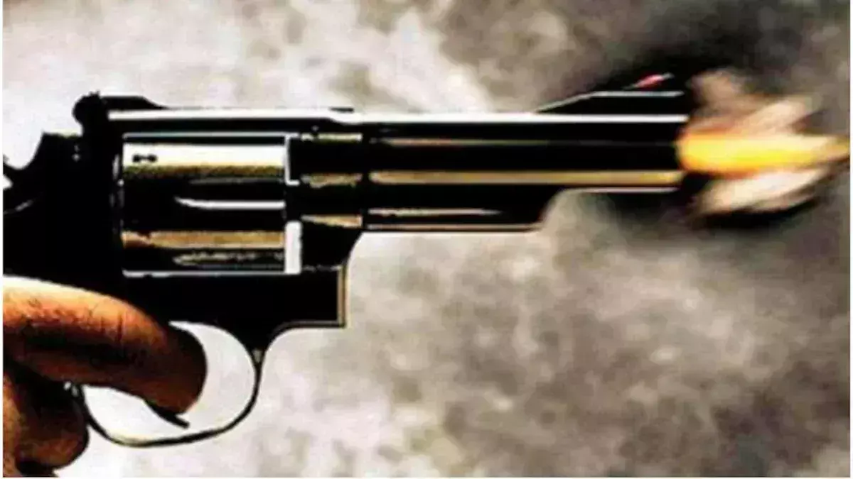 Chaibasa: नशे में युवक ने की हवाई फायरिंग, बच्चों में दहशत, पुलिस ने दबोचा Chaibasa: नशे में युवक ने की हवाई फायरिंग, बच्चों में दहशत, पुलिस ने दबोचा