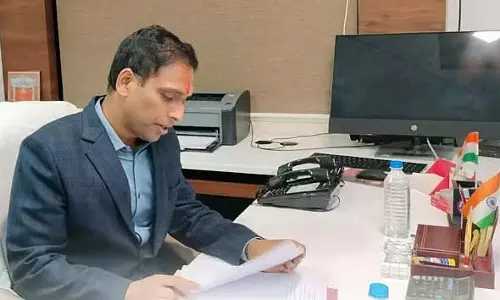 कलेक्टर के आदेश के बाद AB रोड पर यातायात सुगम बनाने के लिए इंदौर प्रशासन हरकत में आया कलेक्टर के आदेश के बाद AB रोड पर यातायात सुगम बनाने के लिए इंदौर प्रशासन हरकत में आया