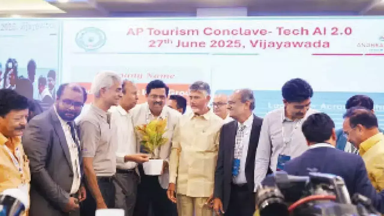 Andhra: एपी स्टार होटल्स एसोसिएशन ने सीएम को प्रमुख सिफारिशें प्रस्तावित कीं Andhra: एपी स्टार होटल्स एसोसिएशन ने सीएम को प्रमुख सिफारिशें प्रस्तावित कीं