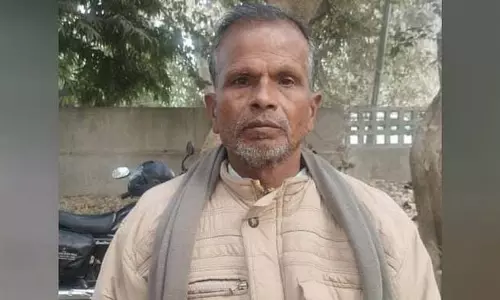 Barabanki : फंदे से लटकता मिला चिटफंड कंपनी के पूर्व मैनेजर का शव, Barabanki : फंदे से लटकता मिला चिटफंड कंपनी के पूर्व मैनेजर का शव,
