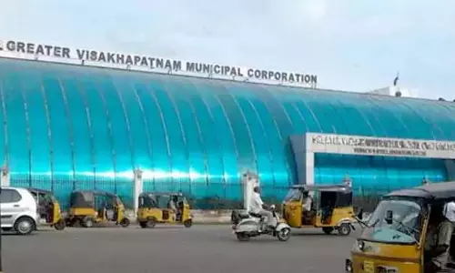 Andhra : विशाखापत्तनम के मेयर के साथ ट्रेड यूनियन नेताओं की वार्ता सफल रही