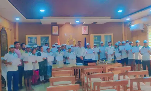 नई पहचान पाकर सरेंडर नक्सलियों के चेहरे खिले, राज मिस्त्री का प्रमाण पत्र सौंपा गया