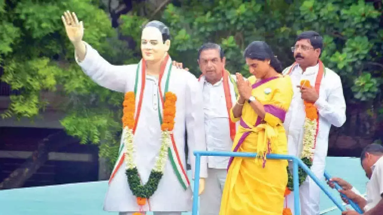 Andhra: डबल इंजन सरकार निरंकुश है: शर्मिला