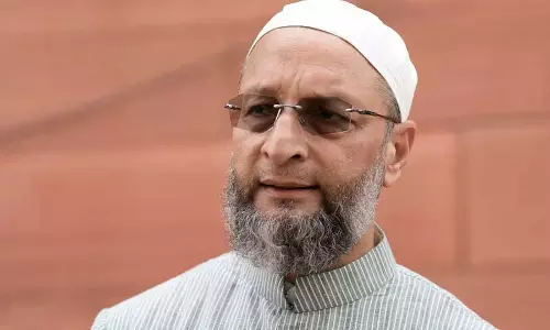 चुनाव आयोग बिहार में एनआरसी लागू कर रहा: Owaisi