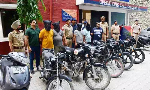 Chandigarh पुलिस ने वाहन चोरों के अंतरराज्यीय गिरोह का पर्दाफाश किया Chandigarh पुलिस ने वाहन चोरों के अंतरराज्यीय गिरोह का पर्दाफाश किया