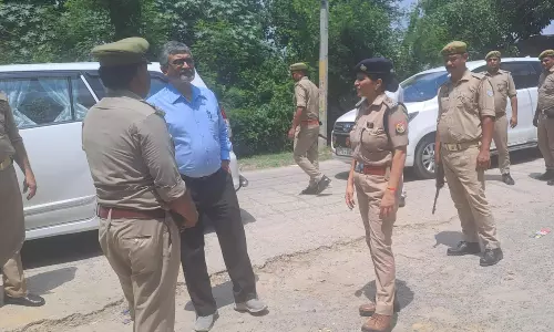 Farrukhabad: मोहर्रम से पहले करबला में सुरक्षा इंतजामों का जायजा