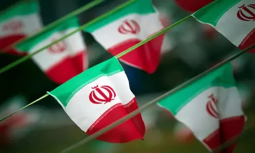 Iran ने अंतरराष्ट्रीय पारगमन उड़ानों के लिए मध्य और पश्चिमी हवाई क्षेत्र को फिर से खोल दिया