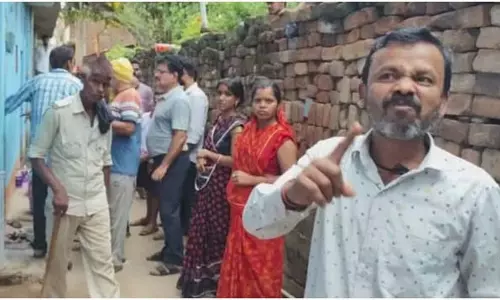 Bihar : दहेज के लिए विवाहिता की हत्या का आरोप, पति गिरफ्तार Bihar : दहेज के लिए विवाहिता की हत्या का आरोप, पति गिरफ्तार