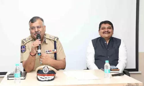 DGP Jitender:एसएचओ को हमें शीर्ष पर बनाए रखने के लिए प्रतिबद्ध रहना चाहिए DGP Jitender:एसएचओ को हमें शीर्ष पर बनाए रखने के लिए प्रतिबद्ध रहना चाहिए