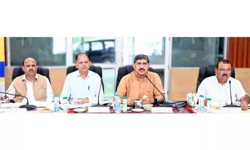 MP जुगल किशोर ने सांबा में दिशा बैठक की अध्यक्षता की
