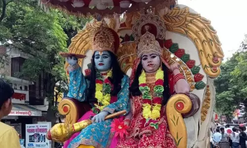 Etawah: गौर निताई परिवार की अगुवाई में निकली जगन्नाथ रथ यात्रा Etawah: गौर निताई परिवार की अगुवाई में निकली जगन्नाथ रथ यात्रा