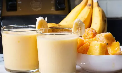 Mango-Banana Smoothie: बच्चे हो या बड़े सब इस हेल्दी और टेस्टी ड्रिंक