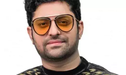फिल्म अभिनेता ने कलाकारों, निर्देशकों से Social Media पर अश्लीलता से दूर रहने का आग्रह किया