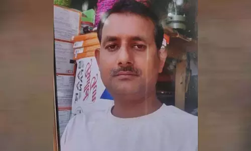 Kanpur : कार की टक्कर से बाइक सवार व्यापारी की मौत, मचा कोहराम