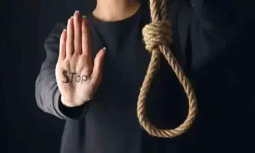 शेखपेट गुरुकुल छात्रावास में इंटर प्रथम वर्ष के छात्र ने की आत्महत्या शेखपेट गुरुकुल छात्रावास में इंटर प्रथम वर्ष के छात्र ने की आत्महत्या
