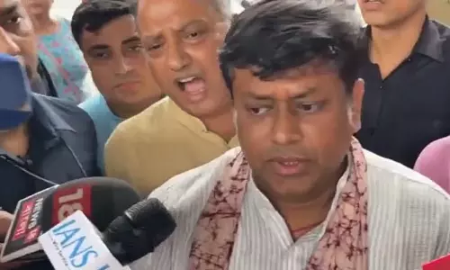 कसबा घटना के विरोध में तुलकलाम गरियाहाट चौराहे पर विरोध प्रदर्शन