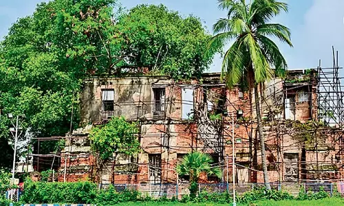 लापरवाही के कारण क्लाइव-सिराज ने अपने घर को लेकर कोर्ट में केस दायर किया लापरवाही के कारण क्लाइव-सिराज ने अपने घर को लेकर कोर्ट में केस दायर किया