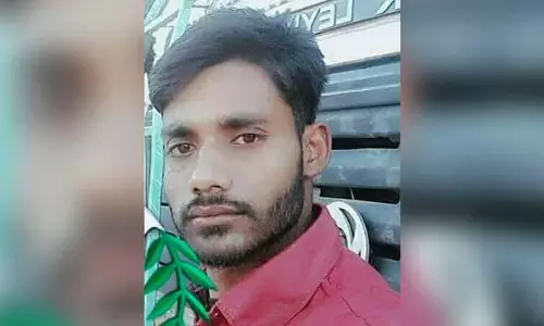 UP : पंचायत में बीवी ने छोड़ा पति, आधे घंटे बाद खून की उल्टी और मौत