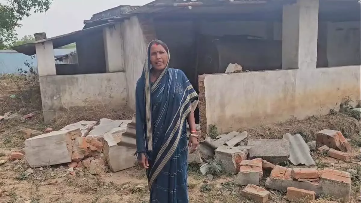 MP: सिंगरौली क्षेत्र में आदिवासी लोगों को उनकी जमीन से वंचित किया जा रहा है MP: सिंगरौली क्षेत्र में आदिवासी लोगों को उनकी जमीन से वंचित किया जा रहा है