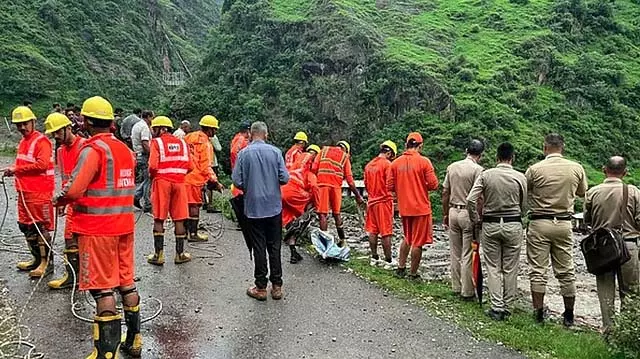 Uttarakhand में बादल फटने से 9 मजदूर लापता Uttarakhand में बादल फटने से 9 मजदूर लापता