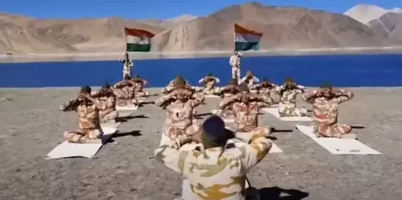 चिनाब ब्रिज से लेकर हिमालय की चोटियों तक गूंजा योग,मन की बात में पीएम मोदी ने की प्रशंसा चिनाब ब्रिज से लेकर हिमालय की चोटियों तक गूंजा योग,मन की बात में पीएम मोदी ने की प्रशंसा