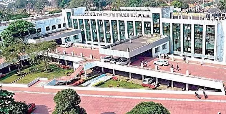 GVMC जलापूर्ति विंग के कर्मचारियों ने हड़ताल वापस ली GVMC जलापूर्ति विंग के कर्मचारियों ने हड़ताल वापस ली