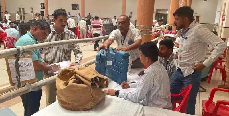 कालांवाली नगर निकाय चुनाव आज ईवीएम भेजी गईं, कर्मचारी तैनात कालांवाली नगर निकाय चुनाव आज ईवीएम भेजी गईं, कर्मचारी तैनात