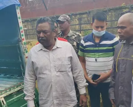 घर पर हमला कर बीजेपी नेता की हत्या, हथियारबंद अपराधियों की तलाश में पुलिस घर पर हमला कर बीजेपी नेता की हत्या, हथियारबंद अपराधियों की तलाश में पुलिस