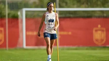 Football: स्पेन की बैलन डीओर विजेता ऐताना बोनमाटी को मेनिन्जाइटिस का पता चला Football: स्पेन की बैलन डीओर विजेता ऐताना बोनमाटी को मेनिन्जाइटिस का पता चला