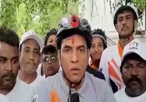 मनसुख मांडविया ने गुजरात के भावनगर में संडे ऑन साइकिल कार्यक्रम में हिस्सा लिया मनसुख मांडविया ने गुजरात के भावनगर में संडे ऑन साइकिल कार्यक्रम में हिस्सा लिया