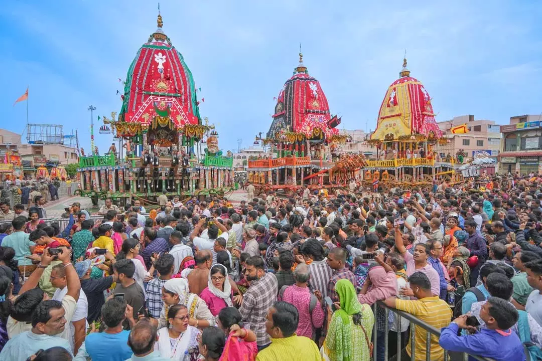 ओडिशा सरकार ने पुरी कलेक्टर और SP का तबादला किया, मृतकों के परिजनों को 25 लाख की अनुग्रह राशि देने की घोषणा की ओडिशा सरकार ने पुरी कलेक्टर और SP का तबादला किया, मृतकों के परिजनों को 25 लाख की अनुग्रह राशि देने की घोषणा की