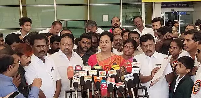कांग्रेस के कार्यक्रम में सुधीश की भागीदारी: प्रेमलता विजयकांत बताती कांग्रेस के कार्यक्रम में सुधीश की भागीदारी: प्रेमलता विजयकांत बताती
