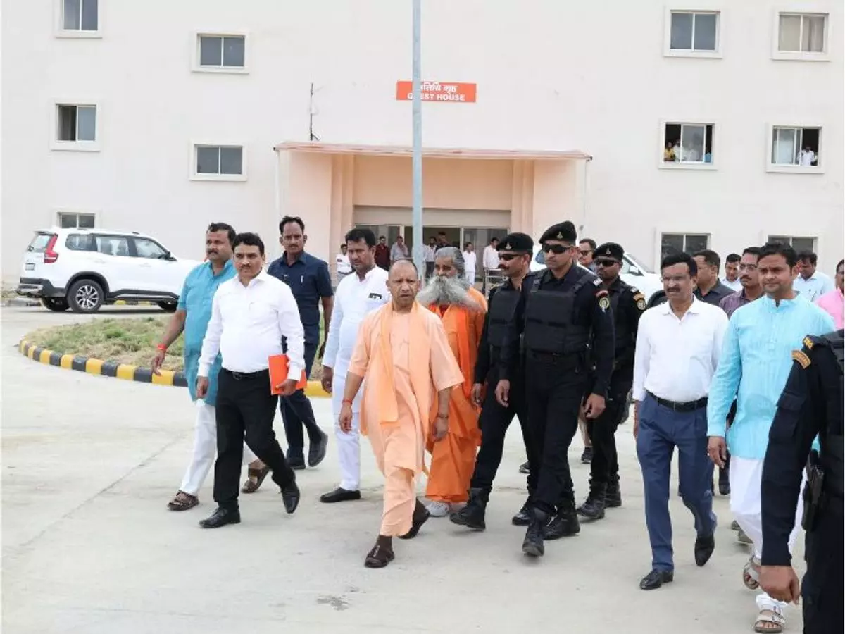 Gorakhpur: गोरखपुर करेगा राष्ट्रपति का भव्य स्वागत, योगी ने कसी कमर Gorakhpur: गोरखपुर करेगा राष्ट्रपति का भव्य स्वागत, योगी ने कसी कमर
