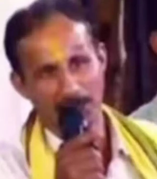 शादी नहीं होने की बात अनिरुद्धाचार्य से कर चर्चित हुआ था युवक, इसी चक्कर में हो गई हत्या शादी नहीं होने की बात अनिरुद्धाचार्य से कर चर्चित हुआ था युवक, इसी चक्कर में हो गई हत्या